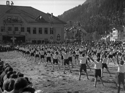 Nastop ob praznovanju 40 letnice Krekovega doma na Jesenicah leta 1936 - F 1936 4 4 012