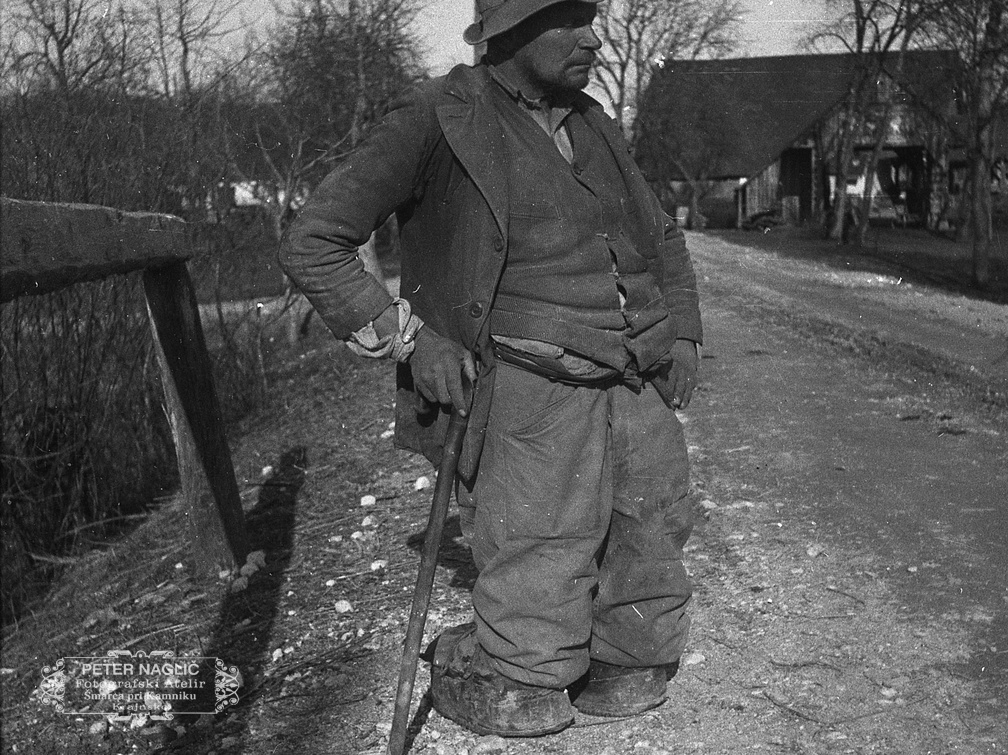 Berač ob poti leta 1932 - F_1932_3_6_019