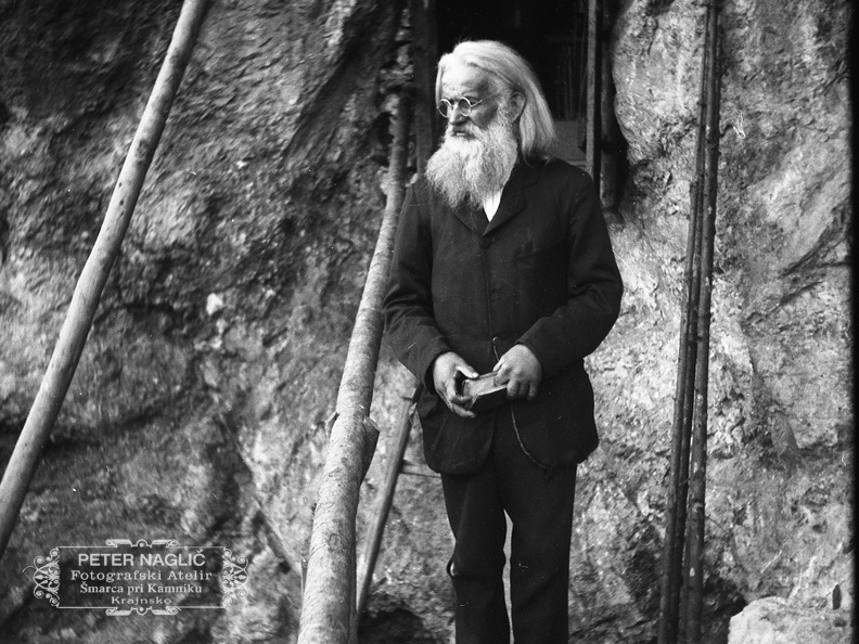 Puščavnik v Pečah pri Moravčah leta 1932 - F_1932_4_1_004