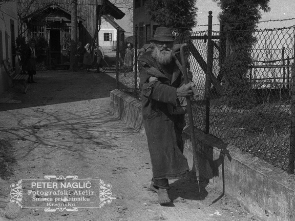 Vaški posebnež v Šmarci leta 1932 - F_1932_4_9_005