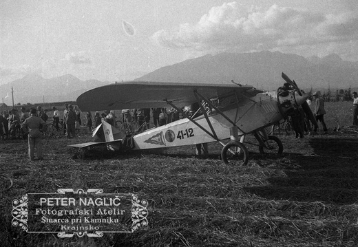 Zasilni pristanek letala na Mengeškem polju leta 1932 - F_1932_1_13_014