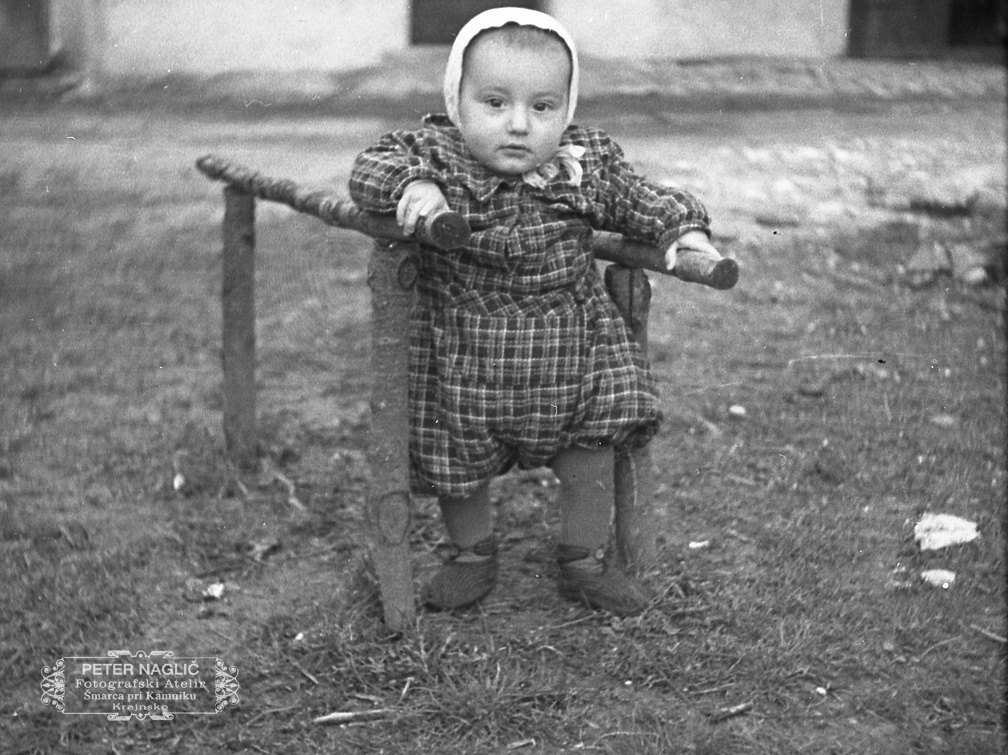 Učenje prvih korakov leta 1936 - F_1936_5_7_002