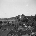 Pogled na dvorec Zaprice z zvonika župnijske cerkve na Šutni leta 1935 - F_1935_plus_4_009 