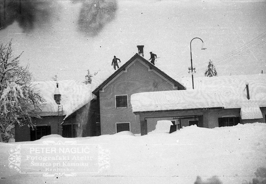 Čiščenje snega v zimi leta 1952 - Naglic RA 55 69 4517 