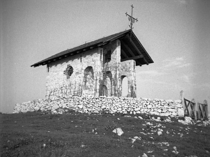 Kapela Device Marije Snežne na Krvavcu leta 1937 - F 1937 2 34 010