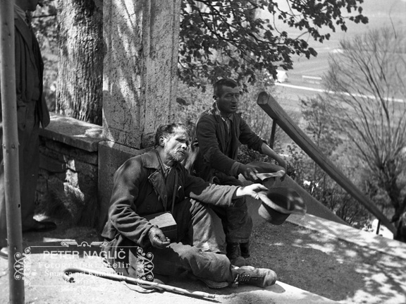 Berača v času birme na Homcu leta 1937 -  F 1937 1 12 004
