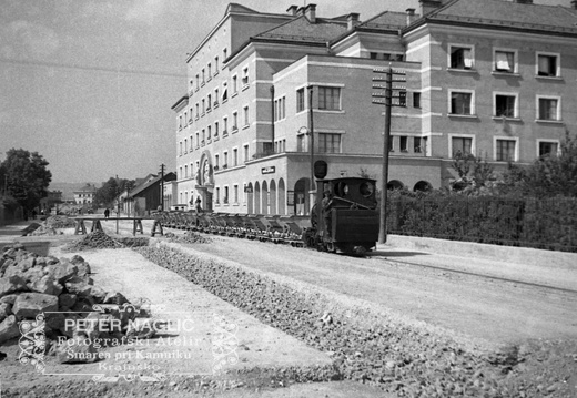 Obnova cestišča pred stavbo Meksikana - Naglic RA 3133