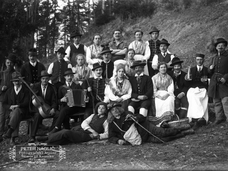 Homški igralci v eni od iger okoli leta 1919 - Naglic RA 245