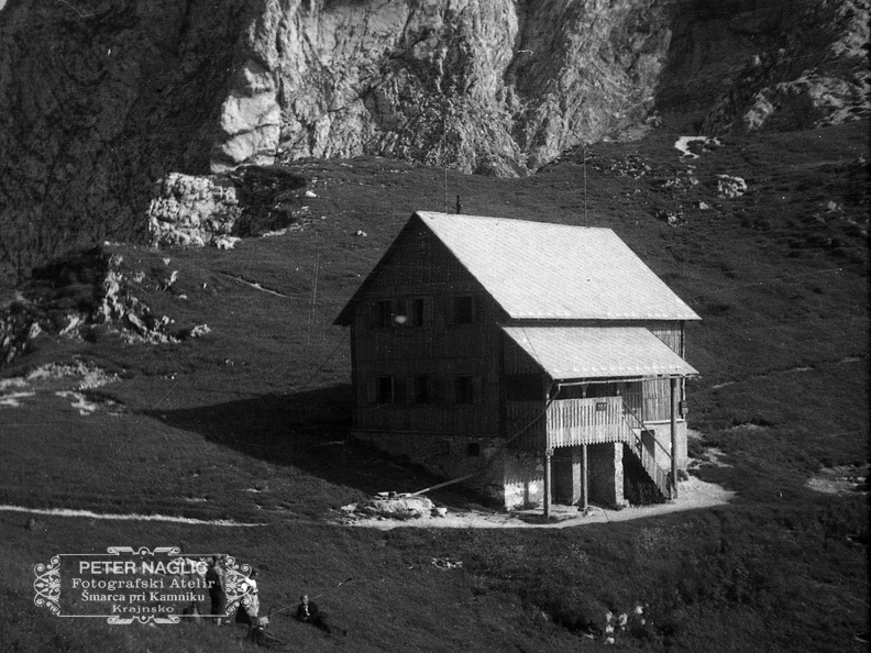 Koča na Kokrškem sedlu leta 1938 - F 1932 1 3 008