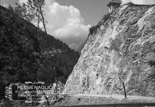 Kapelica na Iverju nad potjo proti Kamniški Bistrici, 1932 - F 1932 3 13 009