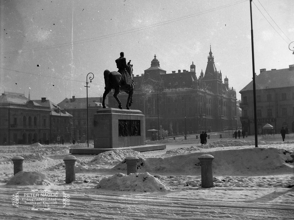 Dolinarjev spomenik kralju Aleksandru leta 1940 - F 1940 1 25 002