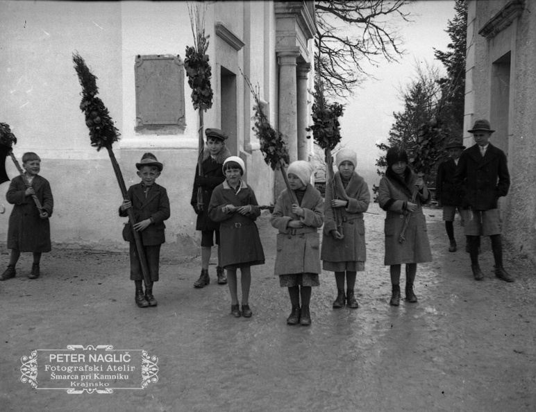 F_1933_3_3_009- Odnos do vere - Cvetna nedelja z butaricami na Homcu leta 1933.jpg