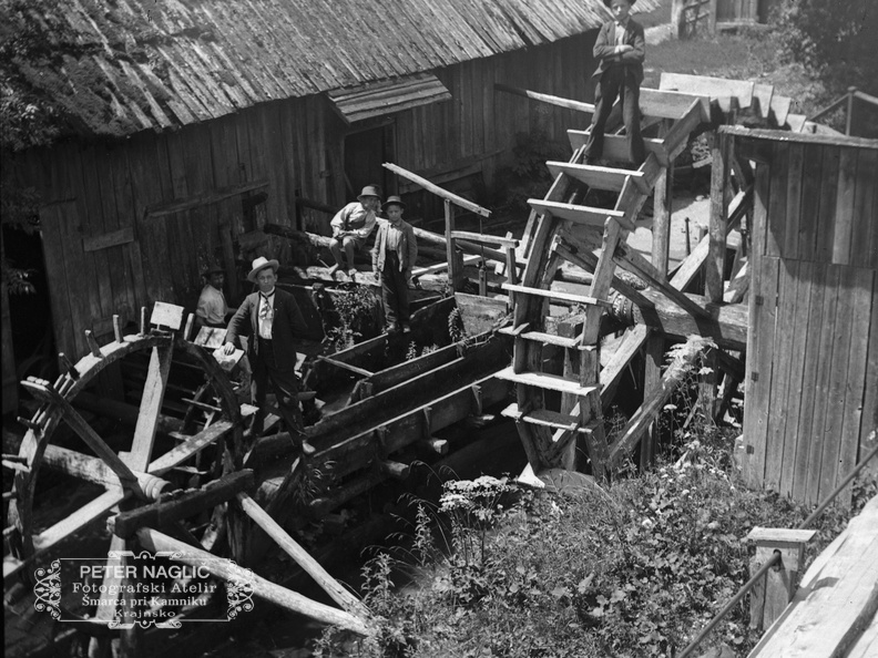 Jermanova vodna naprava, desno Nagličevo vodno kolo, okoli leta 1920 - Naglic270