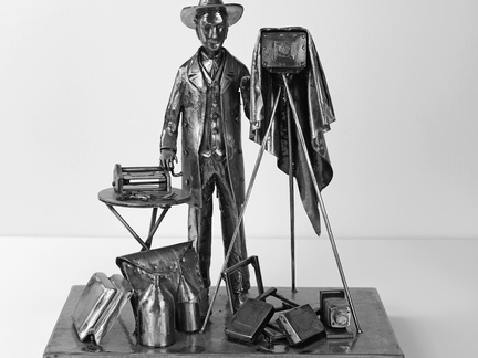Lojze Burja - Figura Petra Nagliča s fotografsko opremo, 1903 - 2020