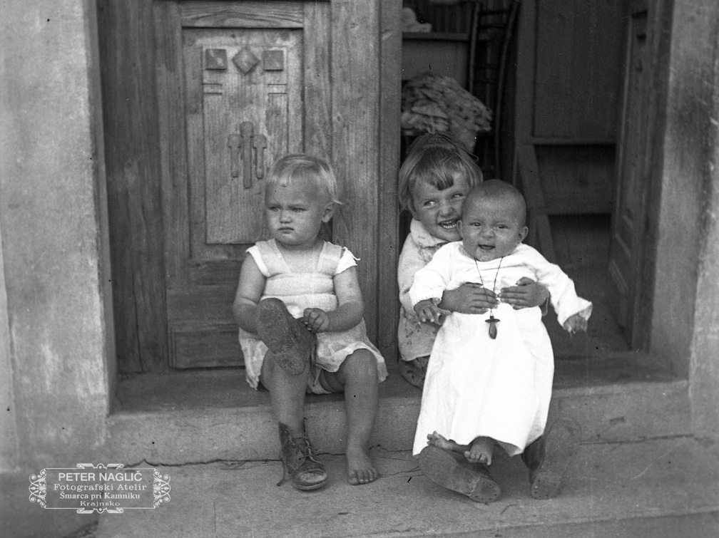Na domačem pragu leta 1937 - F 1937 2 44 015
