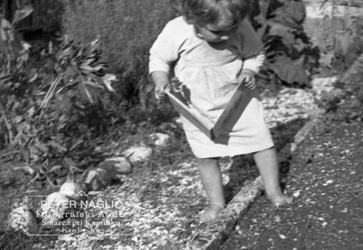 Delo v vrtu leta 1935 - F 1935 44 2 016