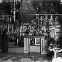 Jeruzalem - cerkev Božjega groba. Napis na fotografiji Gora Kalvarija, kjer je visel Jezus na Križu - Jeruzalem040