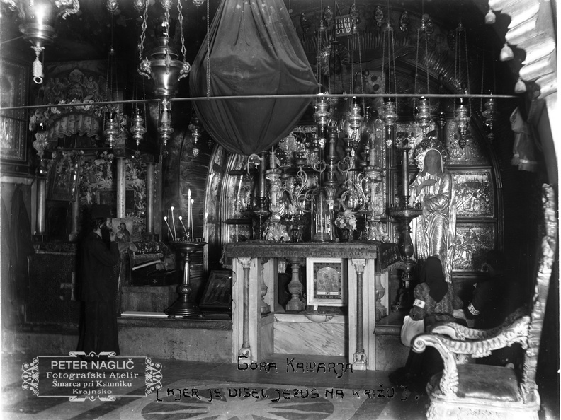 Jeruzalem - cerkev Božjega groba. Napis na fotografiji Gora Kalvarija, kjer je visel Jezus na Križu - Jeruzalem040