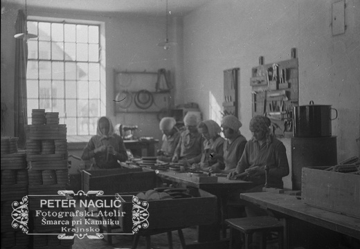 Ročna izdelava ščetk leta 1932 - F 1932 5 12 007