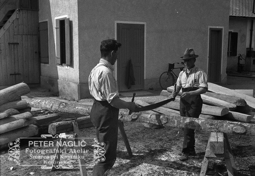 Ročno žaganje hlodovine leta 1932 - F 1932 4 9 003