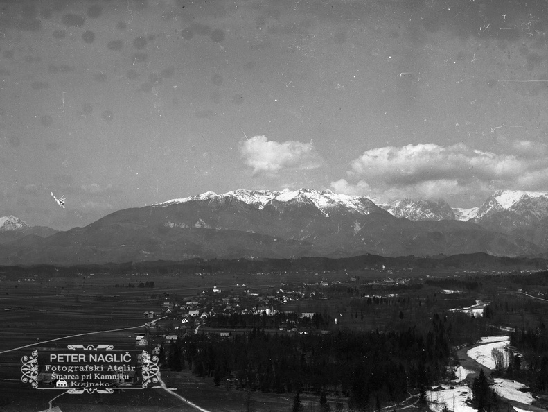 Pogled s Homškega hriba proti Nožicam, leta 1930 - Naglic RA 665