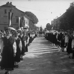 Narodne noše v sprevodu ob Kongresu Kristusa Kralja v Ljubljani  leta 1939 - F 1939 1 16 002