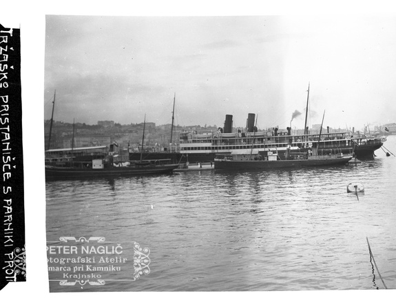 Tržaško pristanišče s parniki ob odhodu v Sveto deželo leta 1910 - Jeruzalem007
