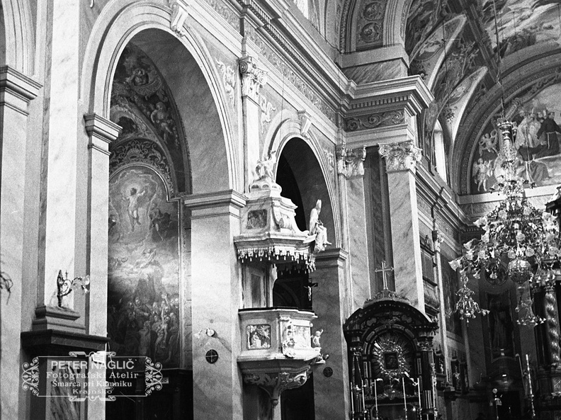 Notranjost frančiškanske cerkve v Ljubljani leta 1937 - F 1937 1 6 002