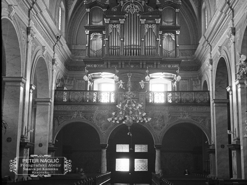 Notranjost frančiškanske cerkve v Ljubljani leta 1937 - F 1937 1 6 004