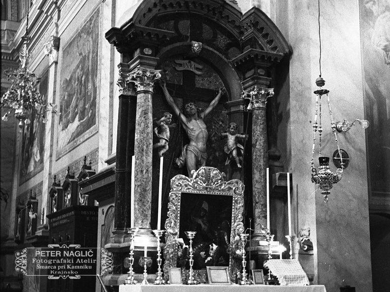 Notranjost frančiškanske cerkve v Ljubljani leta 1937 - F 1937 1 6 008