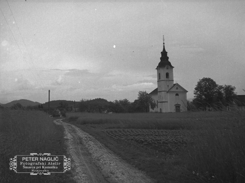 Cerkev sv. Mavricija v Šmarci leta 1933 - F 1933 2 7 015