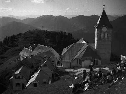Veliko slovensko romanje na sv. Višarje v organizaciji Katoliške akcije leta 1933 - F 1933 1 8B 007