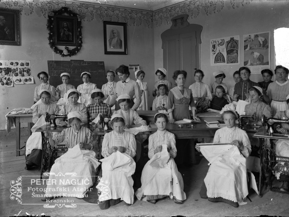 Gospodinjski tečaj od 3. junija do 31. julija 1912 v Domžalah -Naglic RA 172
