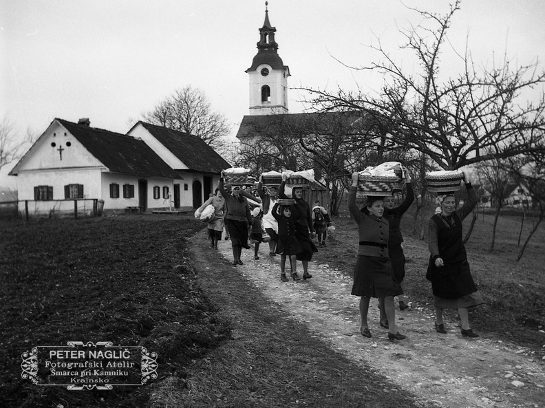 Od blagoslova jedi na Veliko soboto, Šmarca leta 1940 - F 1940 1 4 004