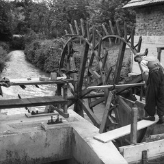 Gradnja velikega vodnega kolesa pri Nagličevih leta 1940 - F 1940 1 6 002