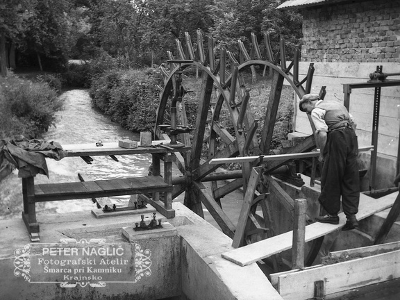 Gradnja velikega vodnega kolesa pri Nagličevih leta 1940 - F 1940 1 6 002