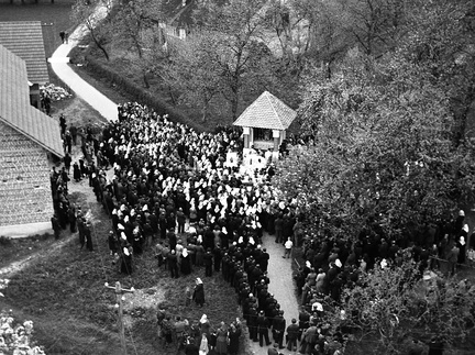 Litanije pred kapelico v Šentvidu pri Lukovici - F 1940 1 7 005