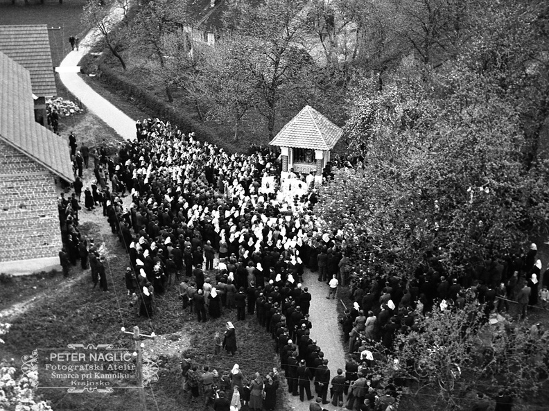Litanije pred kapelico v Šentvidu pri Lukovici - F 1940 1 7 005