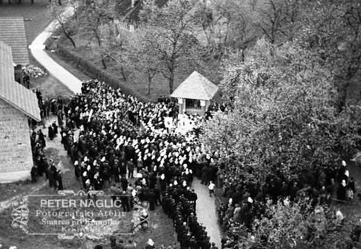 Litanije pred kapelico v Šentvidu pri Lukovici - F 1940 1 7 006