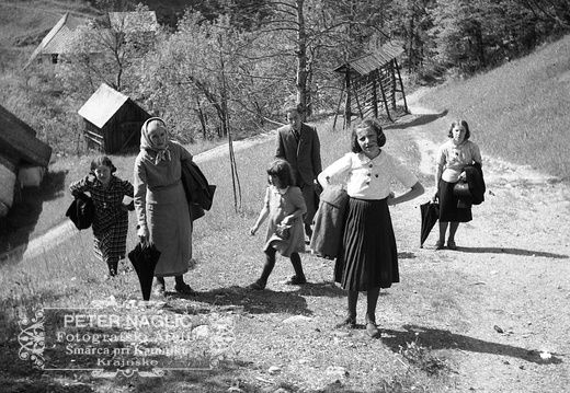 Nagličeva družina v Mošnjah med romanjem na Brezje, 26. maja 1940 - F 1940 1 8 010