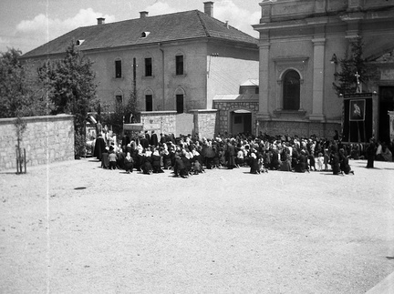 Nagličeva družina na Brezjah ob 20 letnici poroke, 26. maja 1940 - F 1940 1 8 013