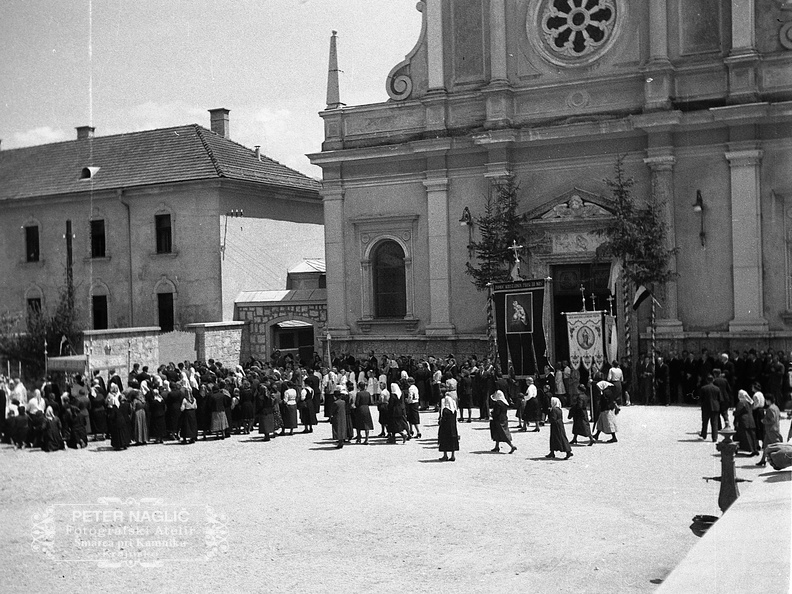 Nagličeva družina na Brezjah ob 20 letnici poroke, 26. maja 1940 - F 1940 1 8 014