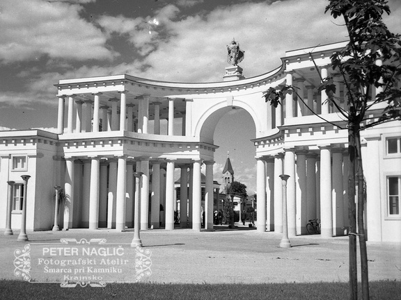 Pokopališče Žale na dan odprtja leta 1940 - F 1940 1 9 003