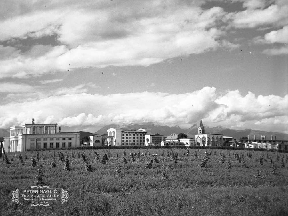 Pokopališče Žale na dan odprtja leta 1940 - F 1940 1 9 006