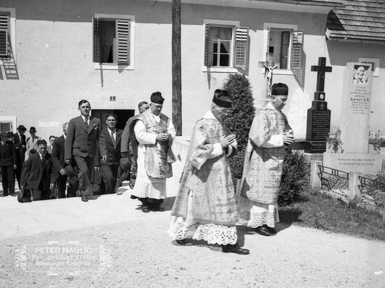 Jubilejna sveta maša Antona Mrkuna ob 40 letnici v Dobrem polju leta 1940 - F 1940 1 9 015