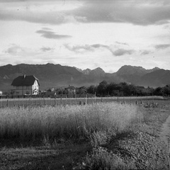 Zajčeva vila v Šmarci leta 1940 - F 1940 1 10 008