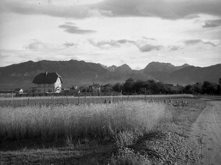 Zajčeva vila v Šmarci leta 1940 - F 1940 1 10 008