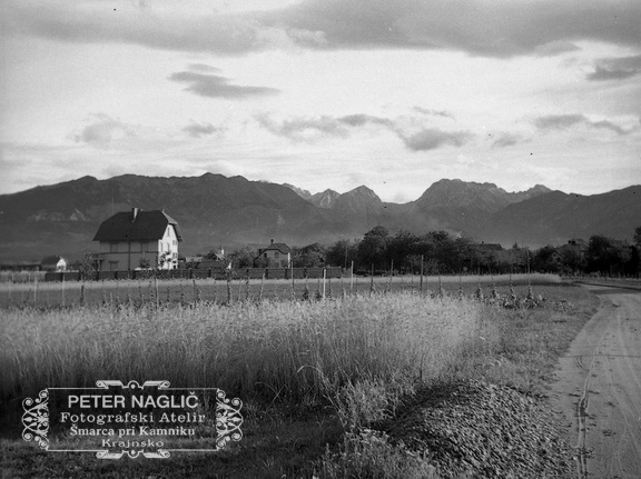 Zajčeva vila v Šmarci leta 1940 - F 1940 1 10 008