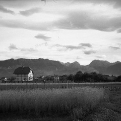 Zajčeva vila v Šmarci leta 1940 - F 1940 1 10 009