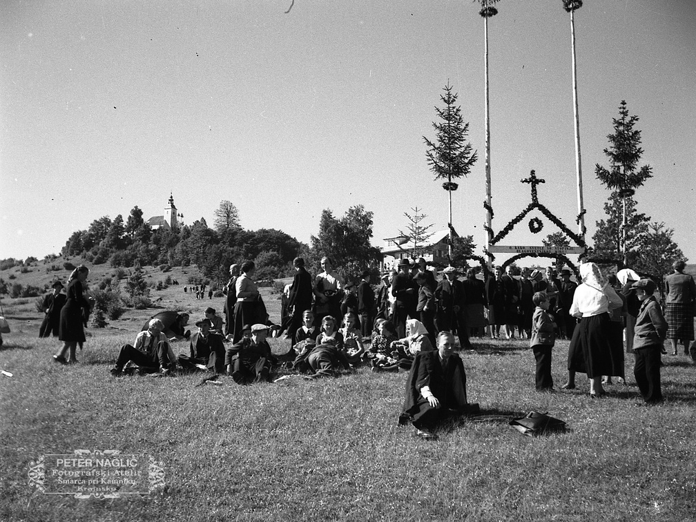Slavolok za čas mirovne pobožnosti na Kureščku leta 1940 - F 1940 1 12 003